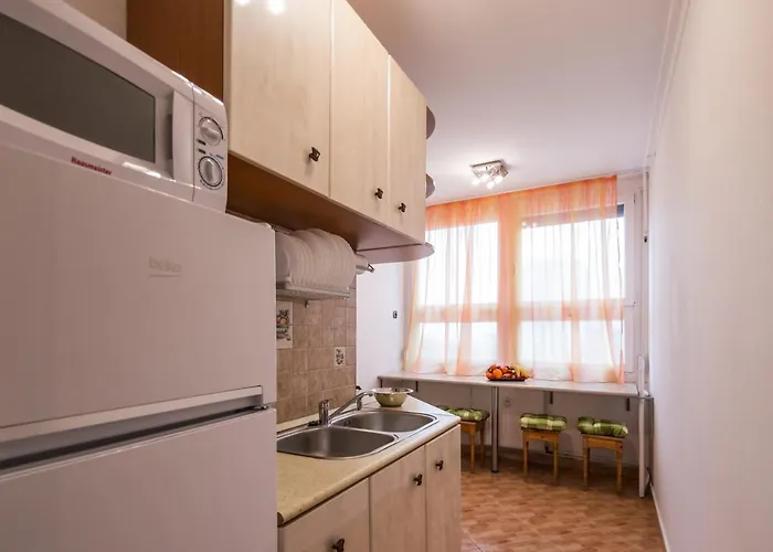 Home- Pesterzsebet * Budapesta