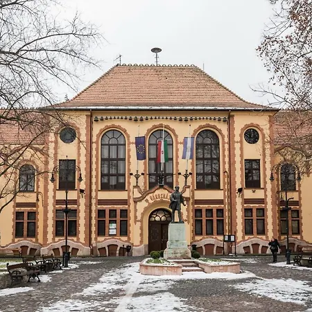 Home- Pesterzsebet * Budapešť