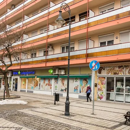 Apartment Home- Pesterzsebet